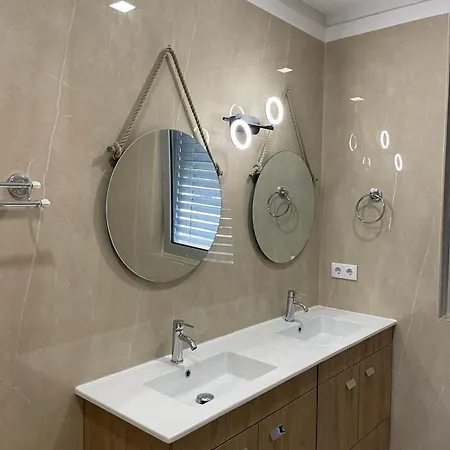 بيت ضيافة Com Varanda E Vista De Mar *