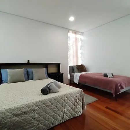 Com Varanda E Vista De Mar