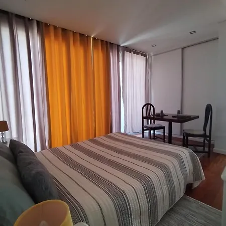 Proximo A Nova De Gaia * Valadares (Porto)