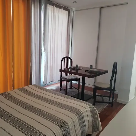 Com Varanda E Vista De Mar